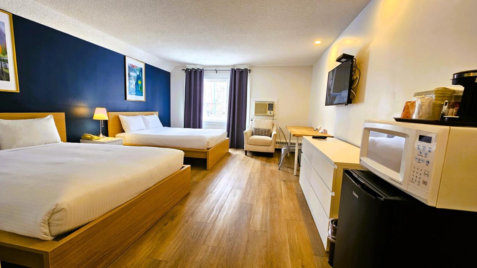 Cloud 9 Inn Whitecourt Buitenkant foto