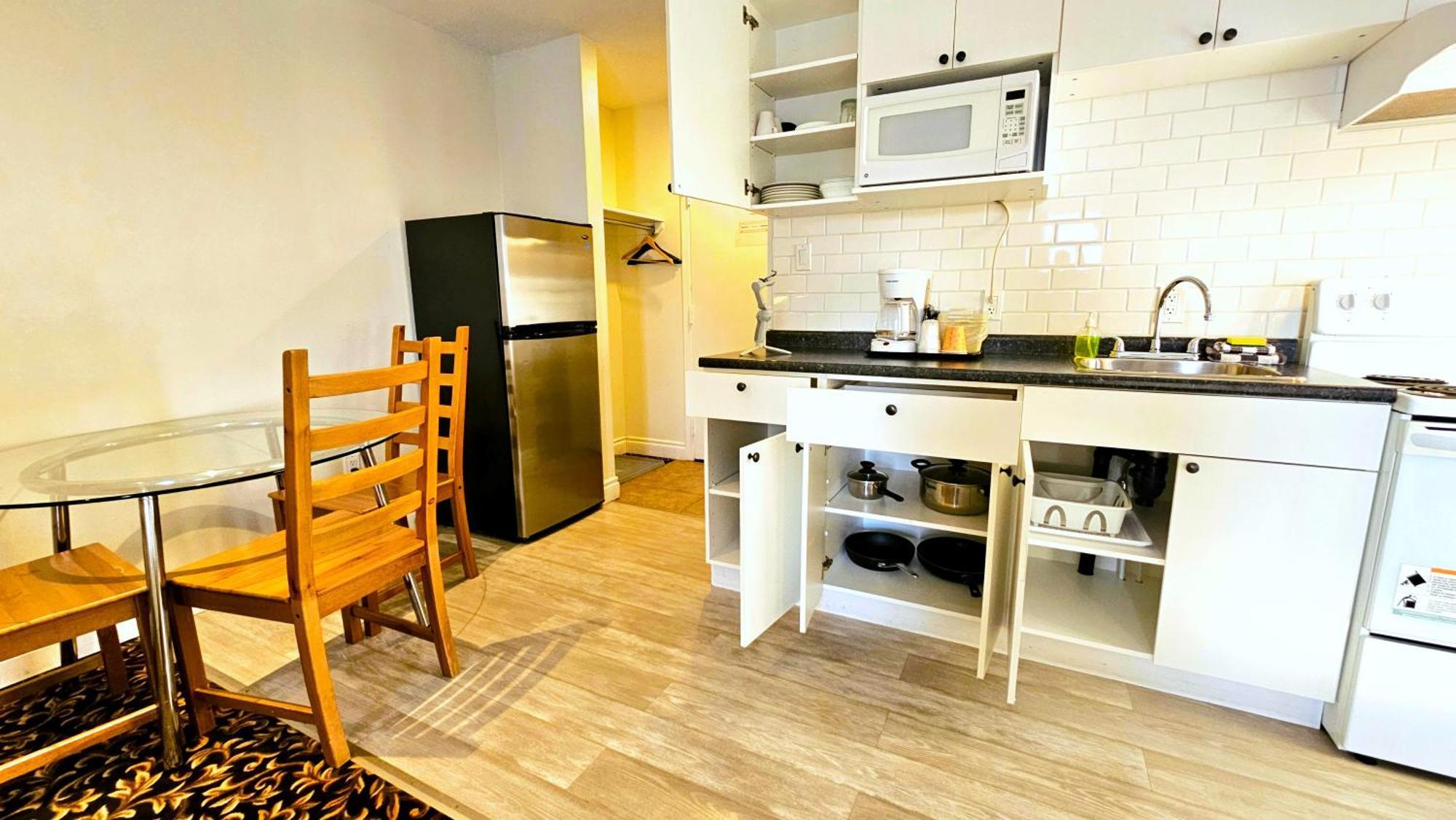 Cloud 9 Inn Whitecourt Buitenkant foto