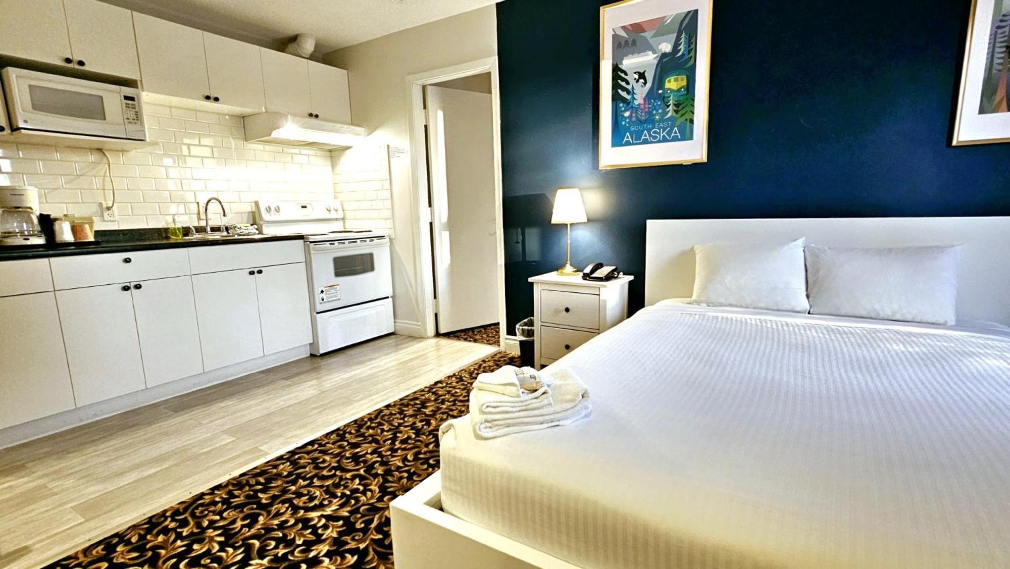 Cloud 9 Inn Whitecourt Buitenkant foto