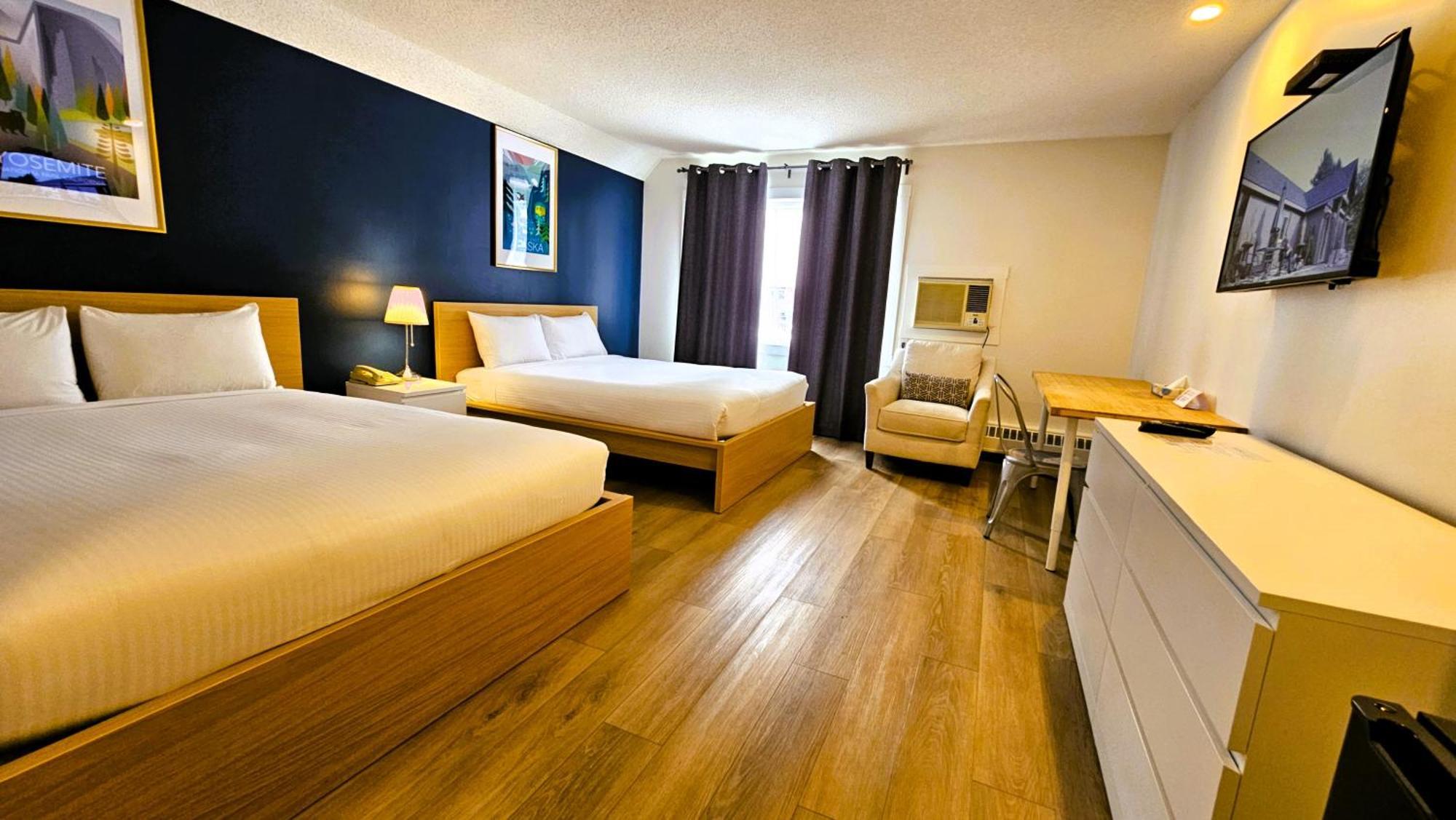 Cloud 9 Inn Whitecourt Buitenkant foto