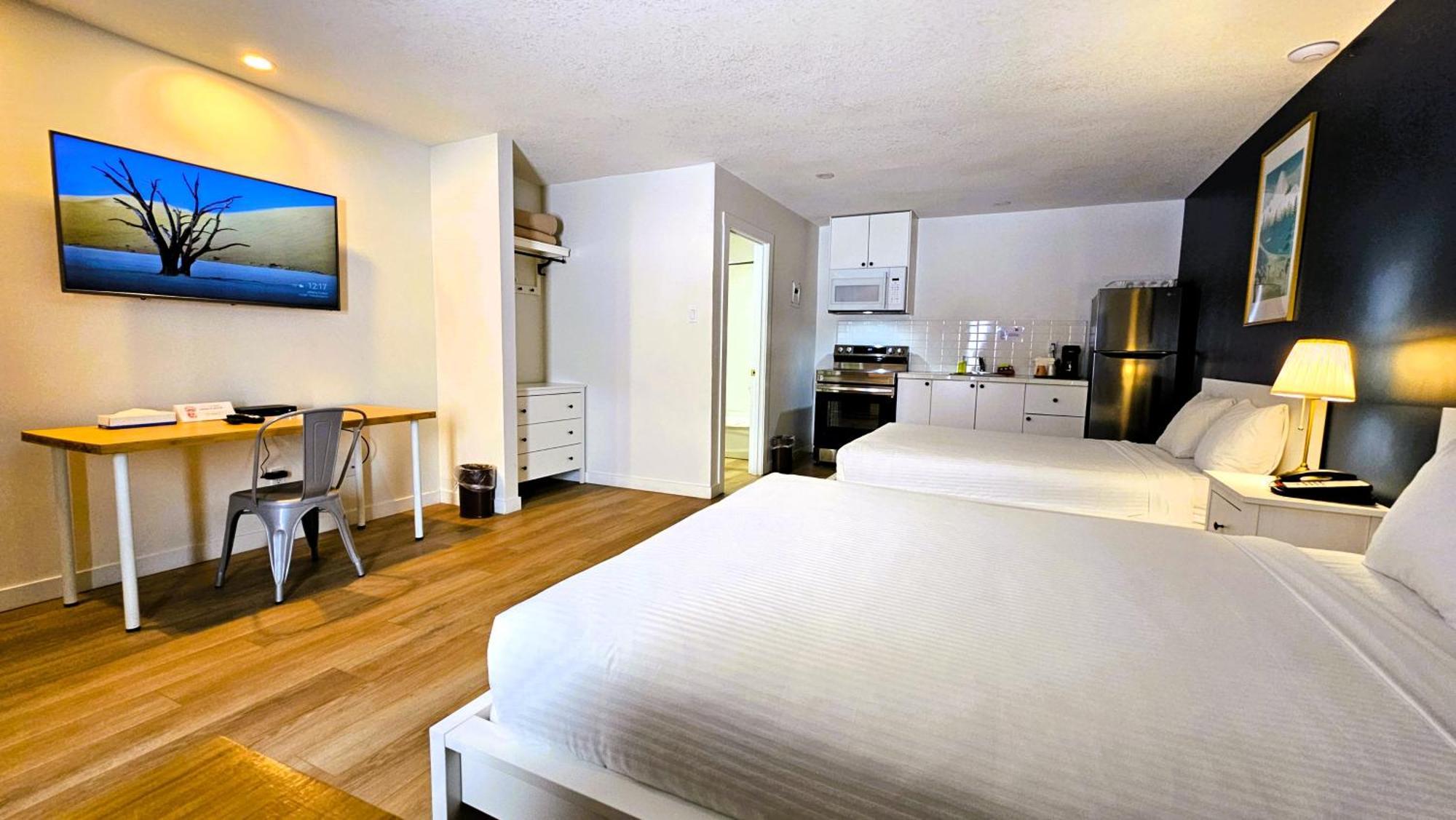 Cloud 9 Inn Whitecourt Buitenkant foto