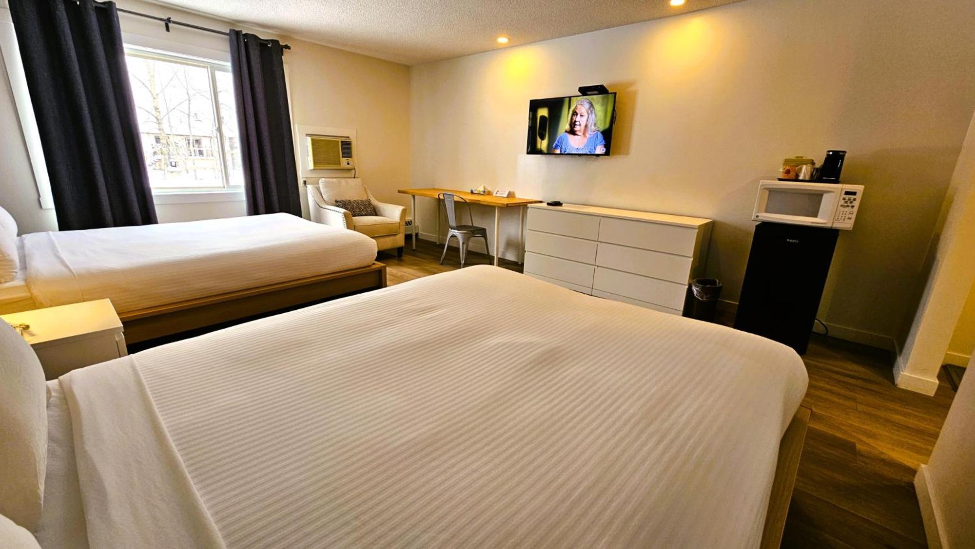Cloud 9 Inn Whitecourt Buitenkant foto