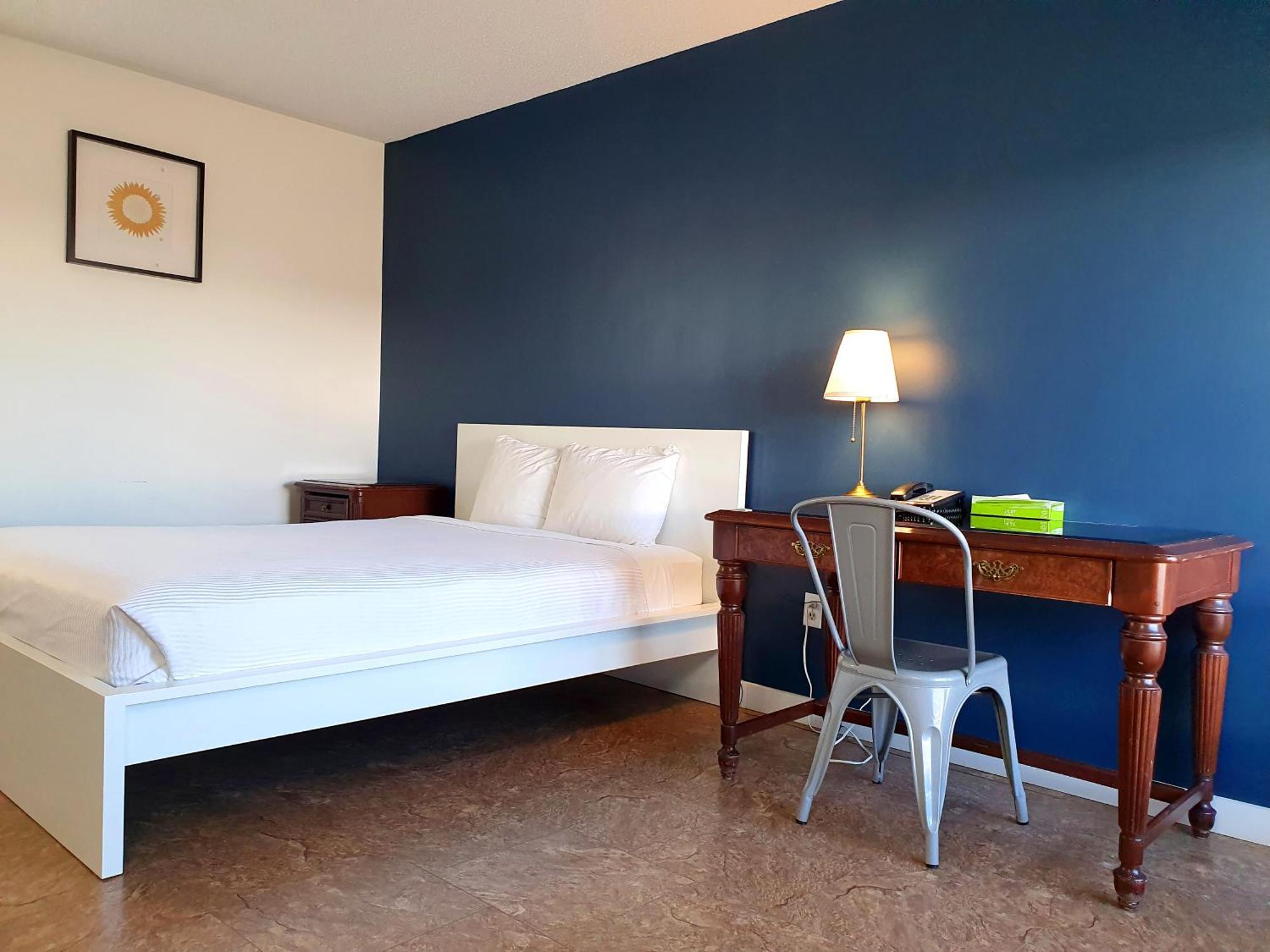 Cloud 9 Inn Whitecourt Buitenkant foto